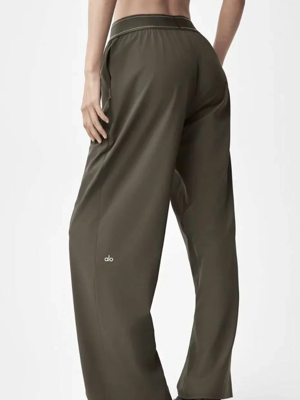 💕NWT ALO Yoga Suit Up Trouser Regular Limited Olive🍵Everyday Pants